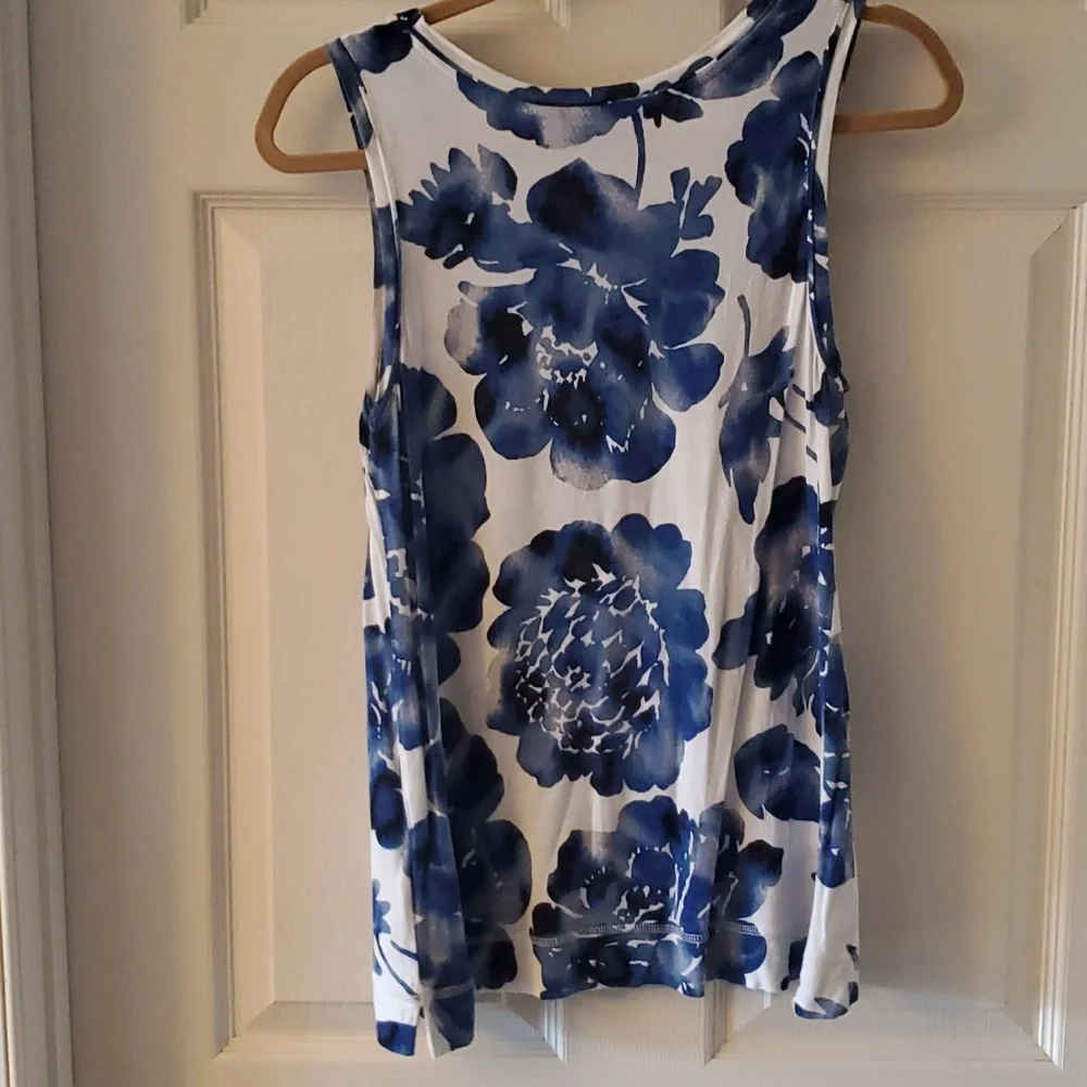 Simply Vera by Vera Wang women's tank top.  Size medium. - Picture 3 of 10